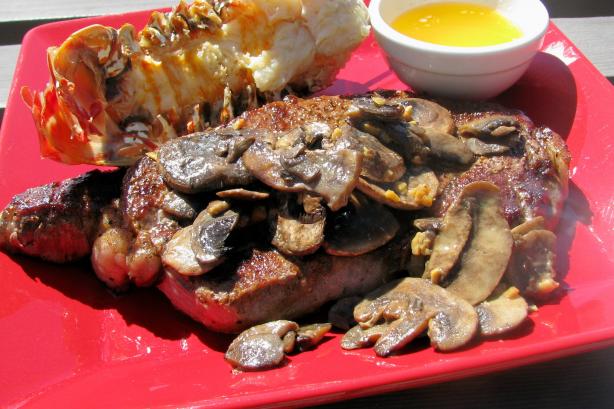 Garlic Mushroom Rib Eyes. Photo by lazyme