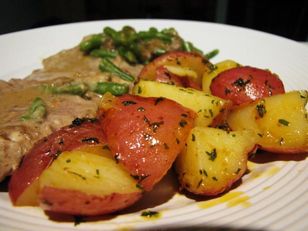 Buttery Garlic Potatoes. Photo by loof