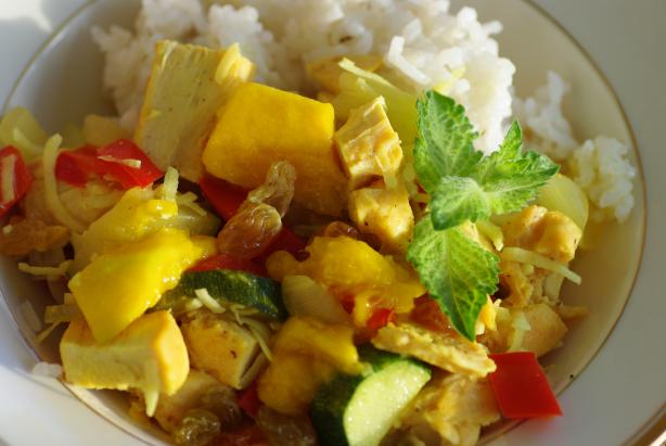 Typically Tropical Mango Chicken. Photo by Linky