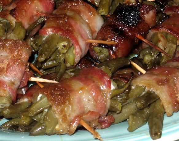 Bacon Wrapped Green Beans Bundles. Photo by Charmie777
