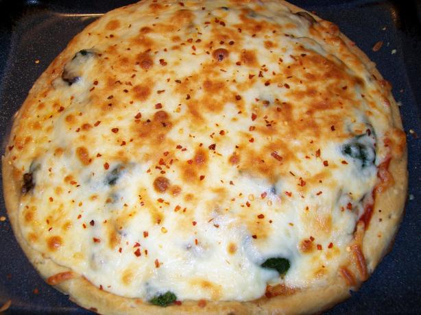 Mushroom and Garlic Pizza. Photo by Hotwingcooker