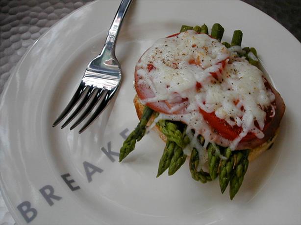 Asparagus Melt With Pesto Spread. Photo by ms_bold