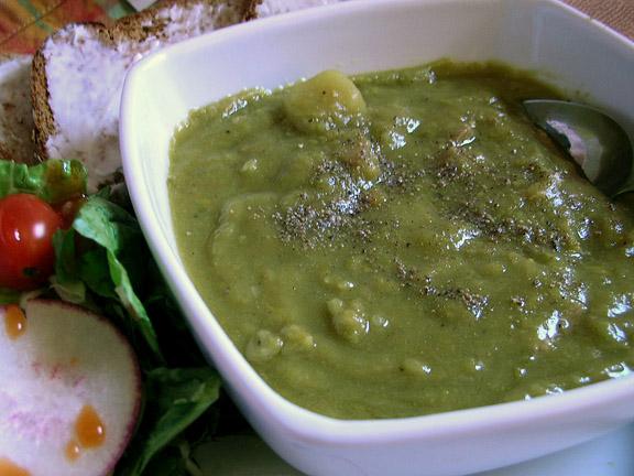 Crock Pot Split Pea & Ham Soup Kit. Photo by justcallmetoni