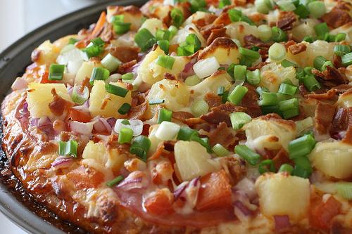 Maui Zaui Pizza. Photo by Kana Kahuna