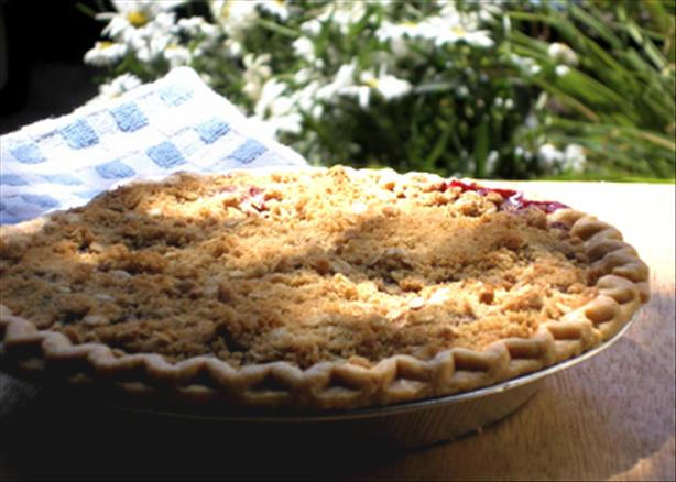 Crumble Berry Pie. Photo by chiclet