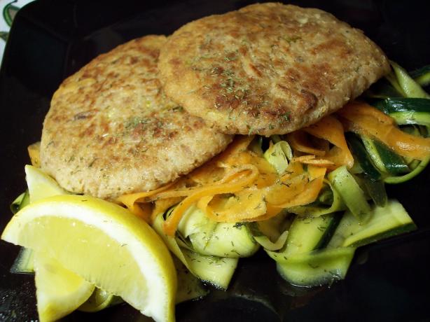 Wisconsin Tuna Cake With Lemon-Dill Sauce. Photo by "Ratalouille"