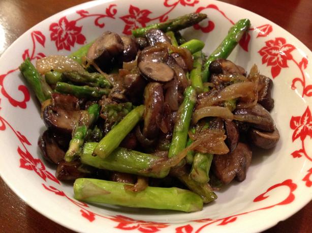 Buttery Pan Roasted Mushrooms and Asparagus. Photo by AZPARZYCH