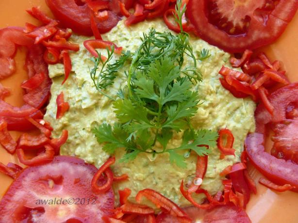 Creamy Avocado Lime Dip. Photo by awalde