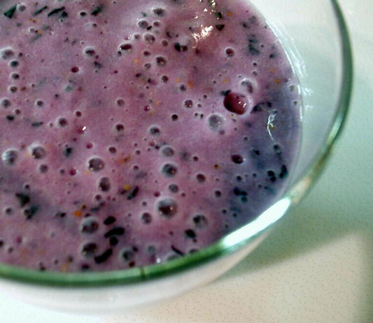 Blueberry Pineapple Smoothie. Photo by Kim127