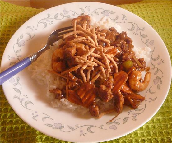 Combination Chow Mein. Photo by BLUE ROSE