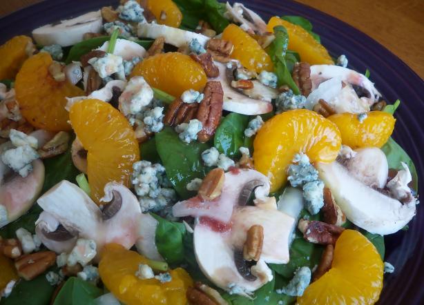 Spinach and Mandarin Orange Salad. Photo by *Parsley*