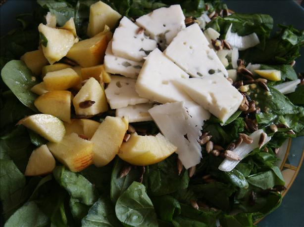 Spinach & Roquefort Salad. Photo by kiwidutch