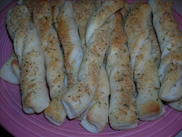Easy Pizza Hut Breadsticks. Photo by PrimQuilter