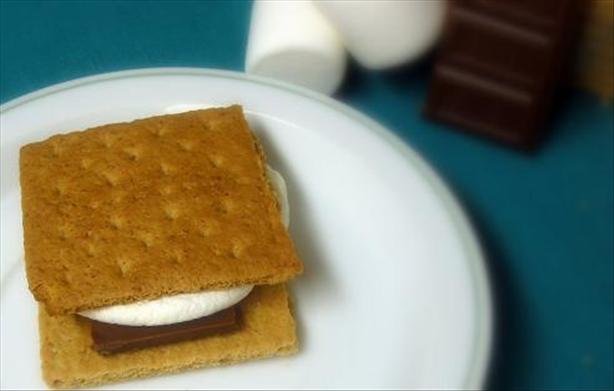 Sure Fire, No Fire S'mores  Paula Deen!. Photo by diner524