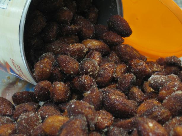 Honig Brat Mandeln (Honey Roasted Almonds). Photo by brokenburner