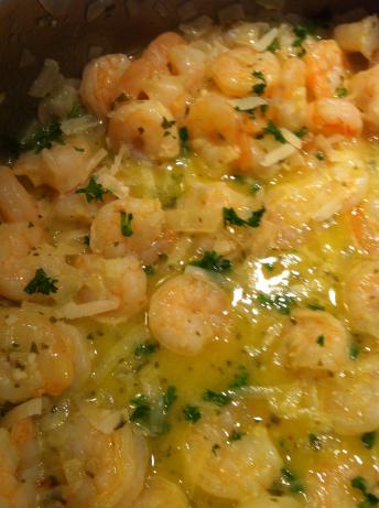 Easy Shrimp and Scallop in White Wine Sauce. Photo by rosiecottontail