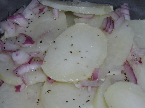 Erd&auml;pfelsalat. Photo by TeresaS