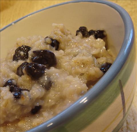 Vanilla Blueberry Oatmeal. Photo by Bev
