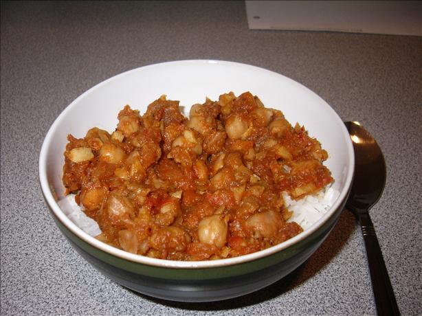 Spicy Crock Pot Chickpeas. Photo by cyaos