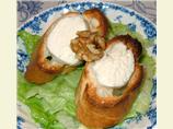Warm Goat's Cheese on Toast and Lettuce
