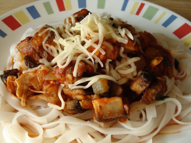 Chicken Pizzaiola. Photo by Starrynews