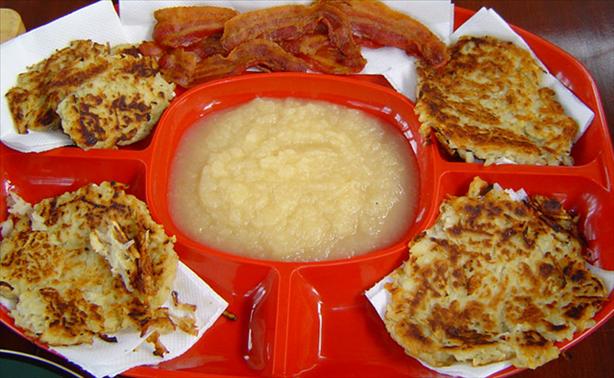 Rievkooche or Reibekuchen (Cologne Style Potato Pancakes). Photo by A Good Thing