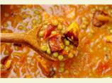 Mutter Paneer -- Indian Cheese Curry. Photo by Sackville