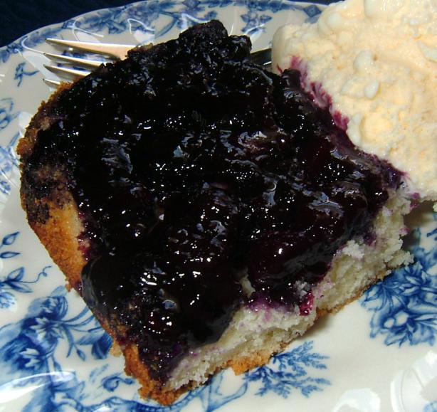 Blueberry Upside Down Cake -- Pouding Aux Bleuets. Photo by PanNan