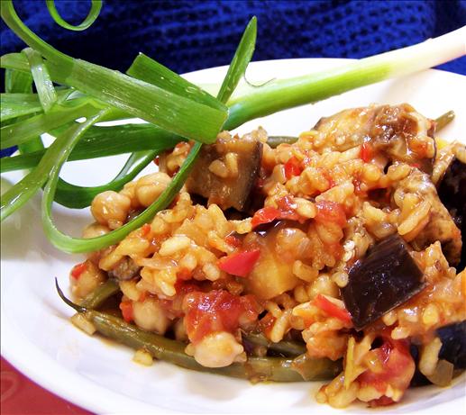 Vegetarian Paella. Photo by PaulaG