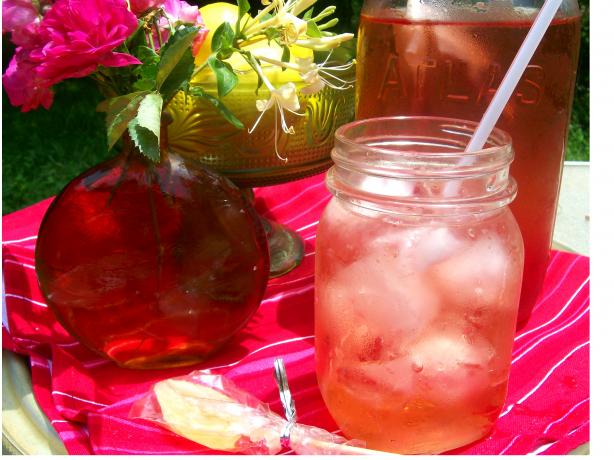 Simple Herbal Iced Tea (Sugar-Free). Photo by Sharon123