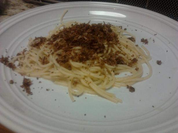 Pasta With Garlic Oil and Toasted Bread Crumbs. Photo by makenzie_mason