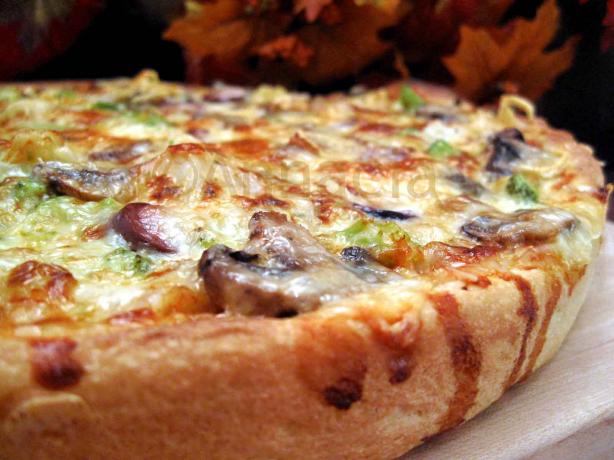 Gourmet Cruisers' Vegetarian Pizza. Photo by Annacia