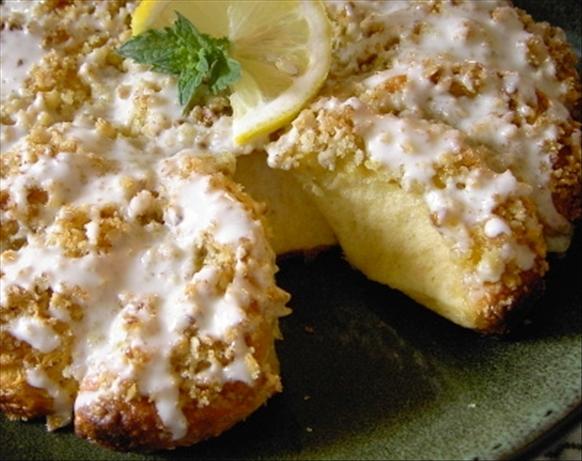 Lemon-Pecan Sunburst Coffee Cake. Photo by SkinnyMinnie