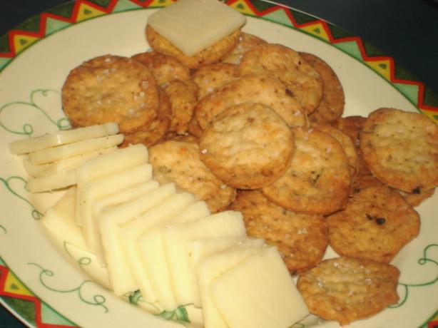 Jalapeno Cheese Crackers. Photo by Linajjac