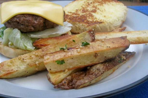 Oven Roasted Garlic Fries. Photo by lazyme