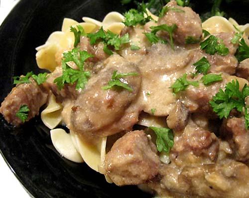 Ww Slow Cooker Beef Stroganoff. Photo by Caroline Cooks