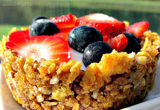 Cereal Tarts With Yogurt and Fresh Fruit. Photo by diner524