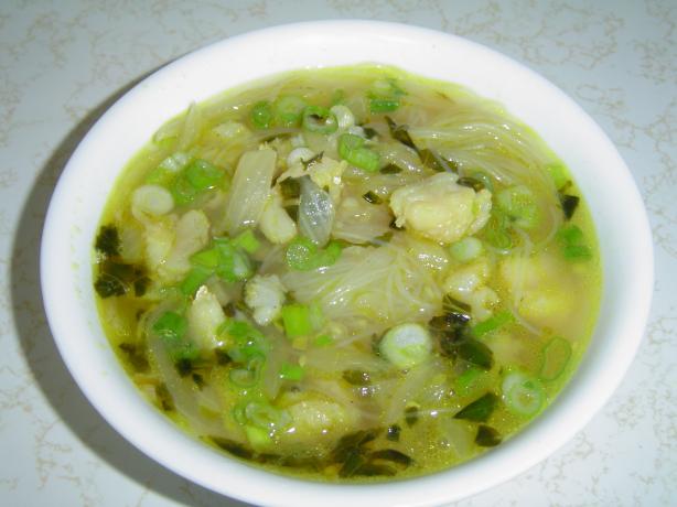Canh Bun Tau (Fish and Cellophane Noodle Soup). Photo by NaCly
