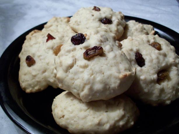 Honey Oatmeal Raisin Cookies. Photo by 2Bleu