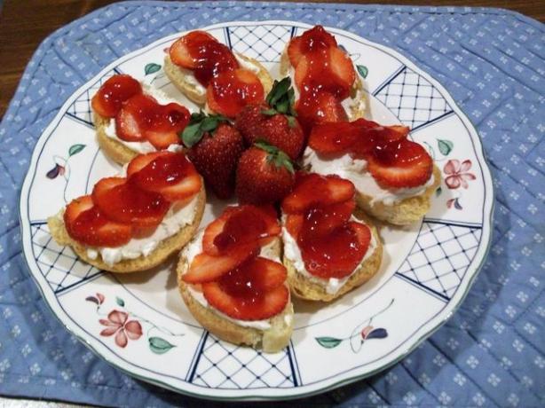 Strawberry Bruschetta. Photo by 2Bleu