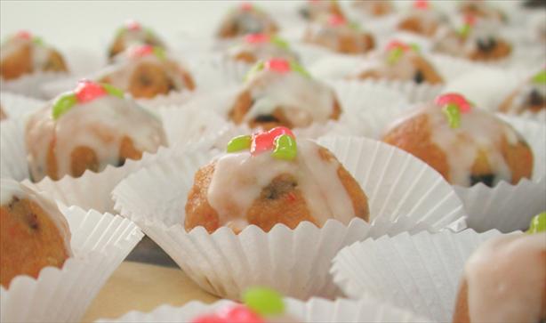 Mini Christmas Fruit Puddings. Photo by Chef floWer
