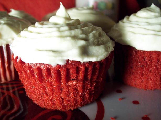 Easy Red Velvet Cupcakes or Cake. Photo by "Ratalouille"