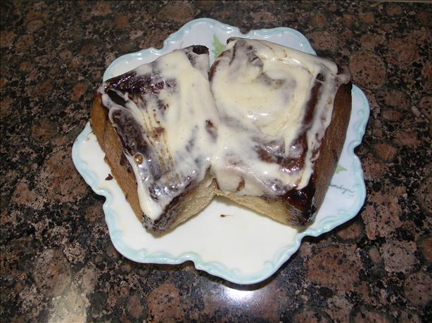 Cinnabon's Cinnamon Roll Clone. Photo by Juenessa