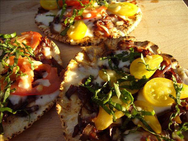 Caramelized Onion Pizza. Photo by cookiedog