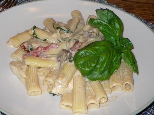 Chicken & Campanelle Pasta With Roasted Garlic Cream. Photo by IngridH