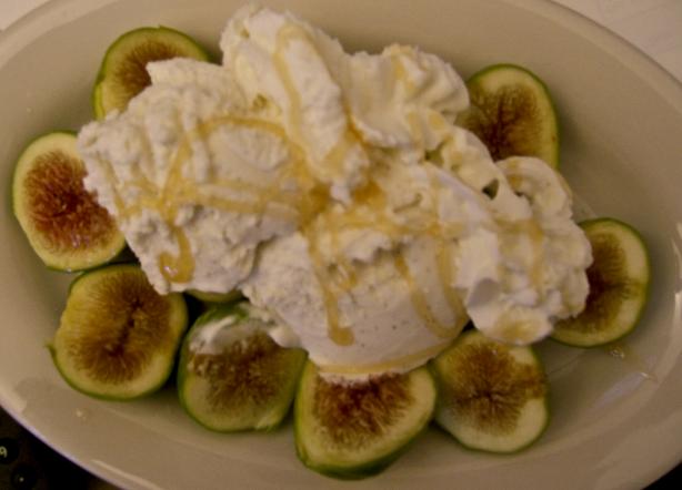 Caramel Drizzled Figs and Ice Cream. Photo by Oparu