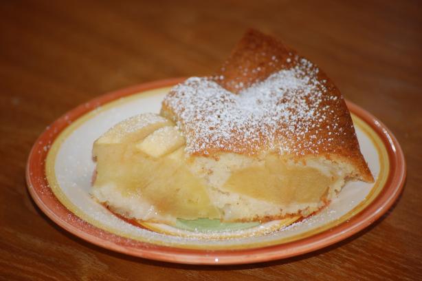 Oma's Apfelkuchen. Photo by Strawbelly