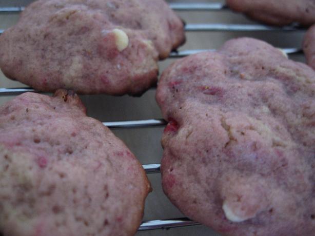 White Chocolate Chip and Strawberry Cookies. Photo by Katcha