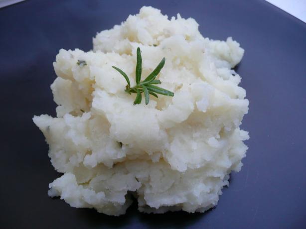Rosemary Mashed Potatoes. Photo by cookiedog