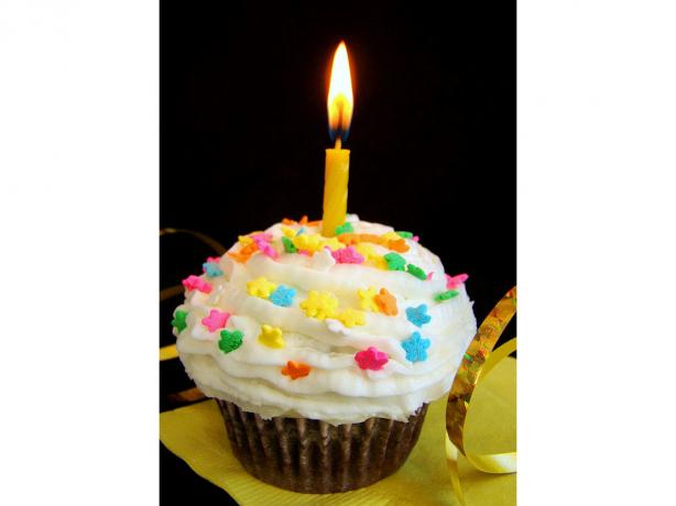 Quick Vanilla Buttercream Frosting. Photo by Marg (CaymanDesigns)